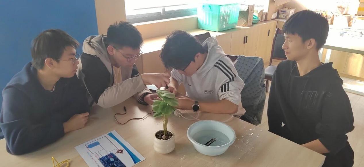 e66f9a53984693e44d6eb5ac3b81e3fb